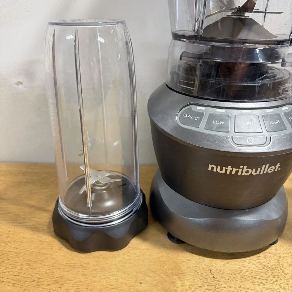 Nutribullet Blender 64 Oz Model NBC-12A Gray 1200 Watt Tested NBC-12A NBF70500P